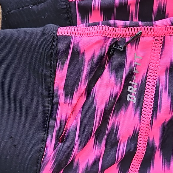 A) NIKE  Capri running pants - Picture 2 of 7